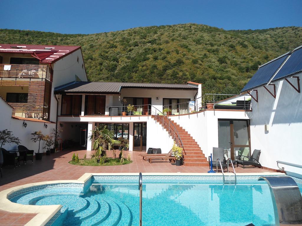 Pensiunea La Dolce Vita Băile Herculane Buitenkant foto